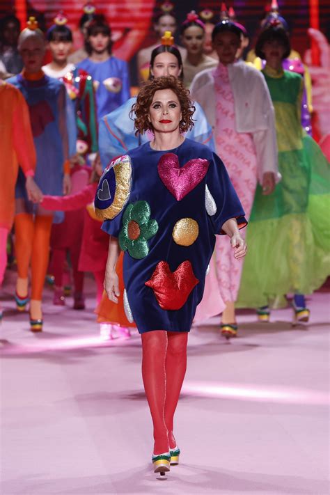 Agatha Ruiz de la Prada (@agatharuizdlprada) .